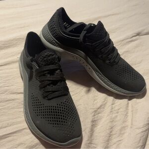 Size 8 crocs literides